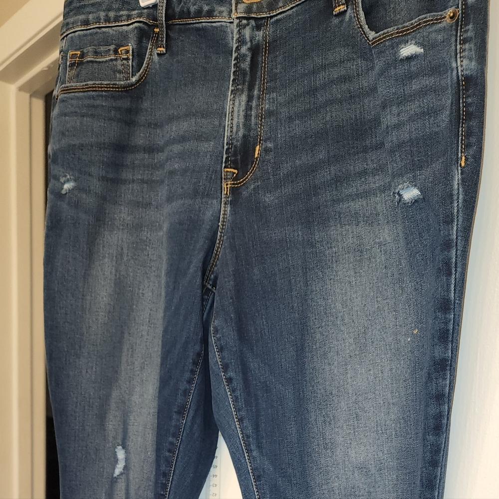 Distressed Skinny Jean